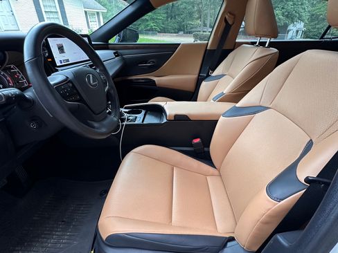 Used 2023 Lexus ES 350 w/ Premium Package image 8