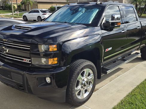Used 2018 Chevrolet Silverado 2500 LTZ w/ Duramax Plus Package image 22