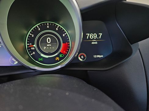 Used 2022 Aston Martin V8 Vantage Roadster image 6