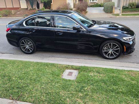 Used 2019 BMW 330i 330i Sedan 4D w/ Convenience Package image 2