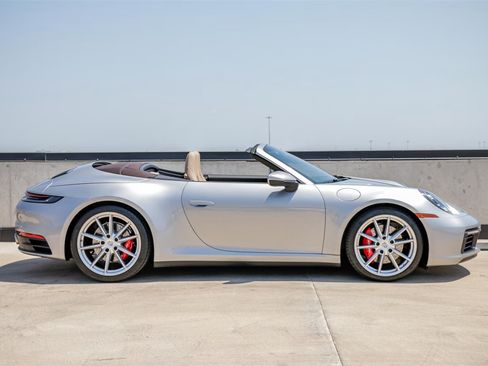 Used 2020 Porsche 911 Carrera 4S AWD/4WD image 10