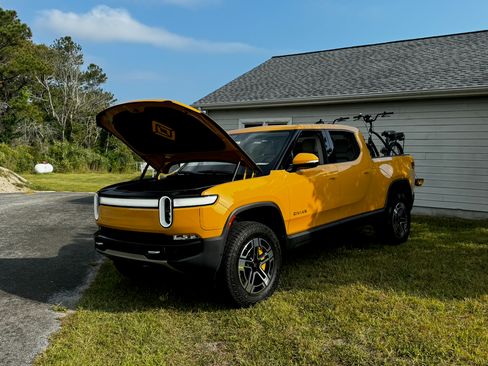 Used 2022 Rivian R1T Launch Edition AWD/4WD image 9