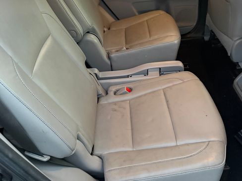 Used 2017 Toyota Highlander XLE image 9