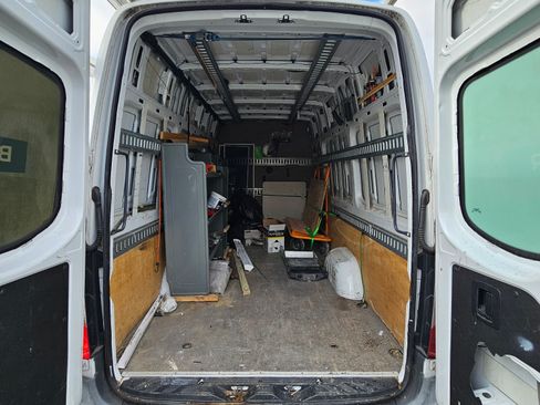 Used 2019 Freightliner Sprinter 3500 image 2