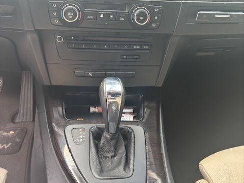 Used 2011 BMW 328i Convertible image 6