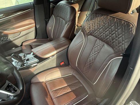 Used 2020 BMW 530i xDrive w/ M Sport Package image 12