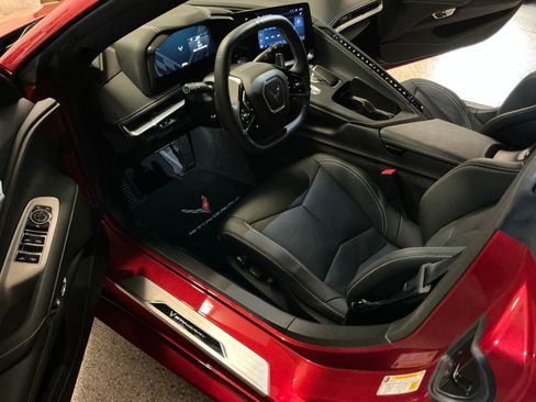 Used 2024 Chevrolet Corvette Stingray Preferred Conv w/ Battery Protection Package RWD image 9