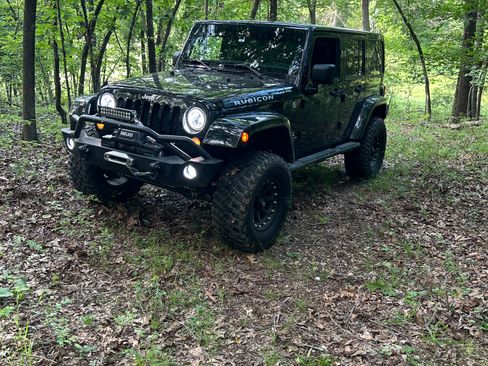 Used 2015 Jeep Wrangler Unlimited Rubicon w/ Dual Top Group image 8