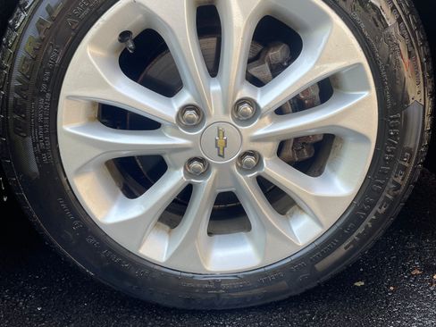 Used 2019 Chevrolet Spark LT FWD image 8