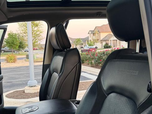 Used 2019 RAM 1500 Laramie image 8