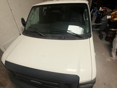 Used 2010 Ford E-250 and Econoline 250 image 5