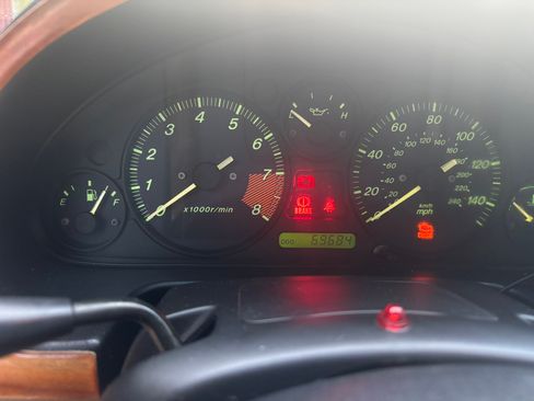Used 1999 MAZDA MX-5 Miata RWD image 26