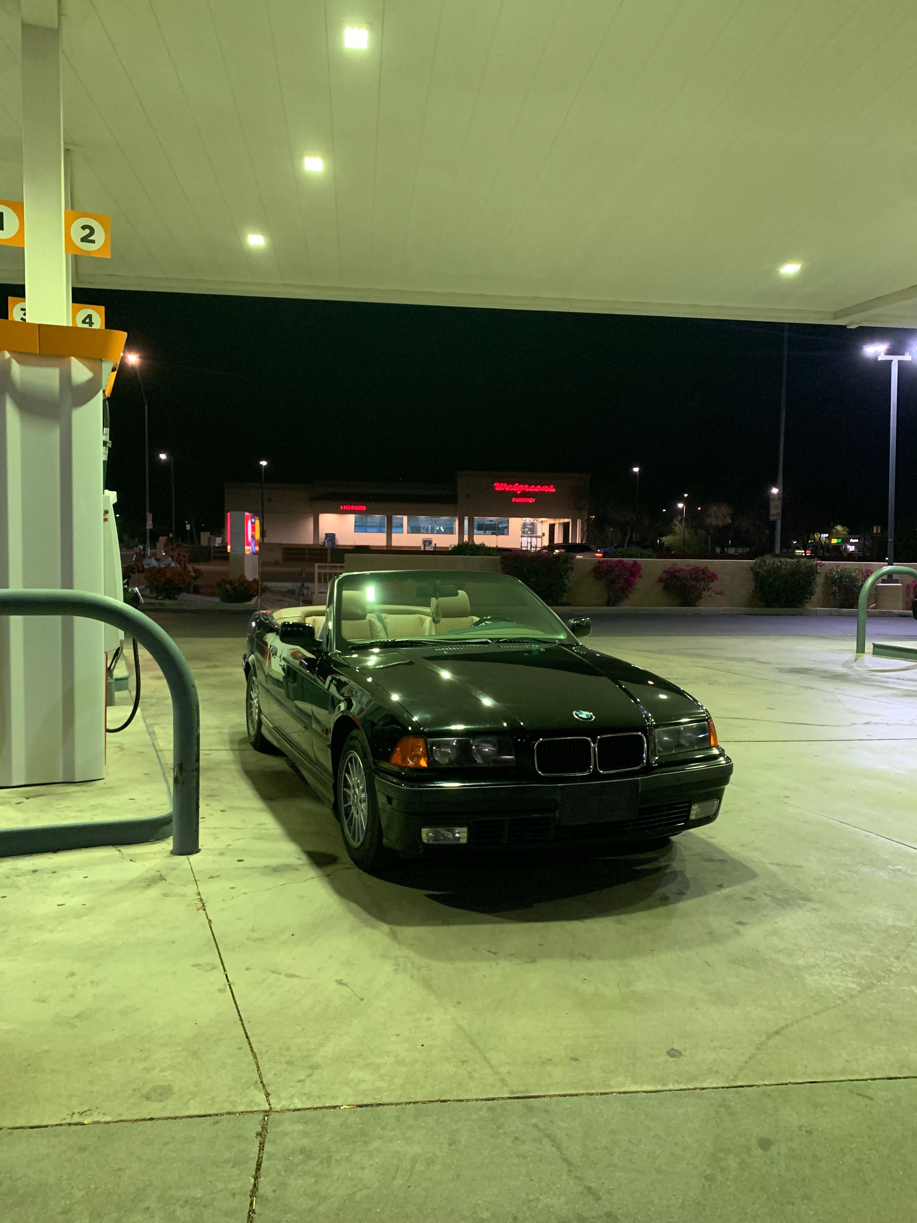 Used 1996 BMW 318i Convertible RWD image 10