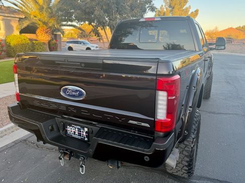 Used 2019 Ford F250 Lariat w/ Lariat Ultimate Package image 8