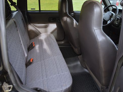 Used 2001 Jeep Cherokee Sport image 20