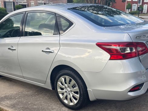 Used 2019 Nissan Sentra S FWD image 8