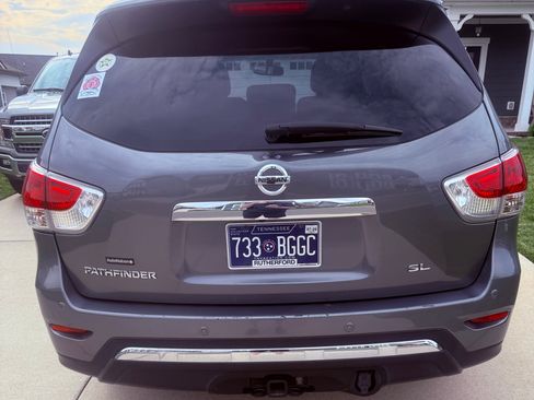 Used 2015 Nissan Pathfinder SL w/ SL Tech Package image 10