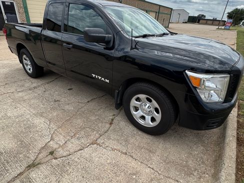 Used 2017 Nissan Titan S RWD image 4