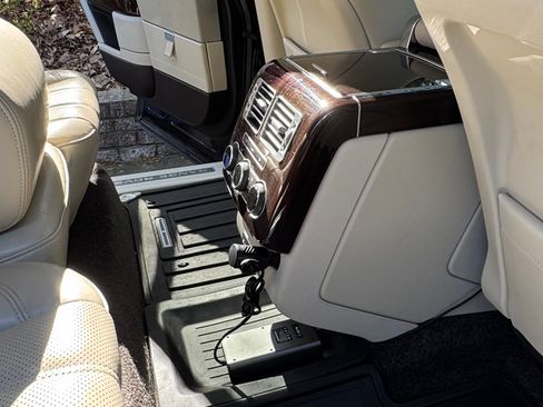 Used 2015 Land Rover Range Rover Long Wheelbase Supercharged image 12