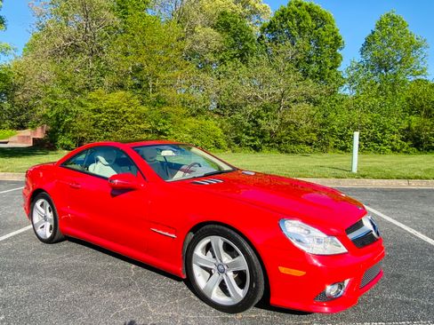 Used 2009 Mercedes-Benz SL 550 image 4