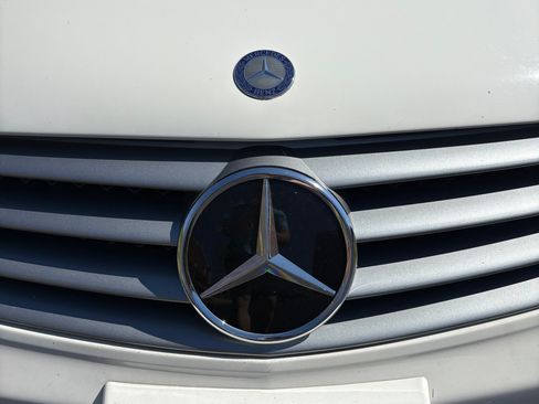 Used 2004 Mercedes-Benz SL 500 SL 500 Roadster 2D image 2