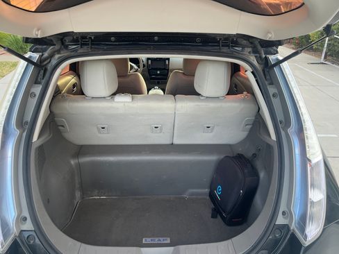 Used 2012 Nissan Leaf SL image 12