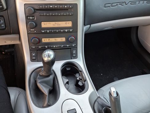 Used 2005 Chevrolet Corvette Coupe w/ Preferred Equipment Group image 15