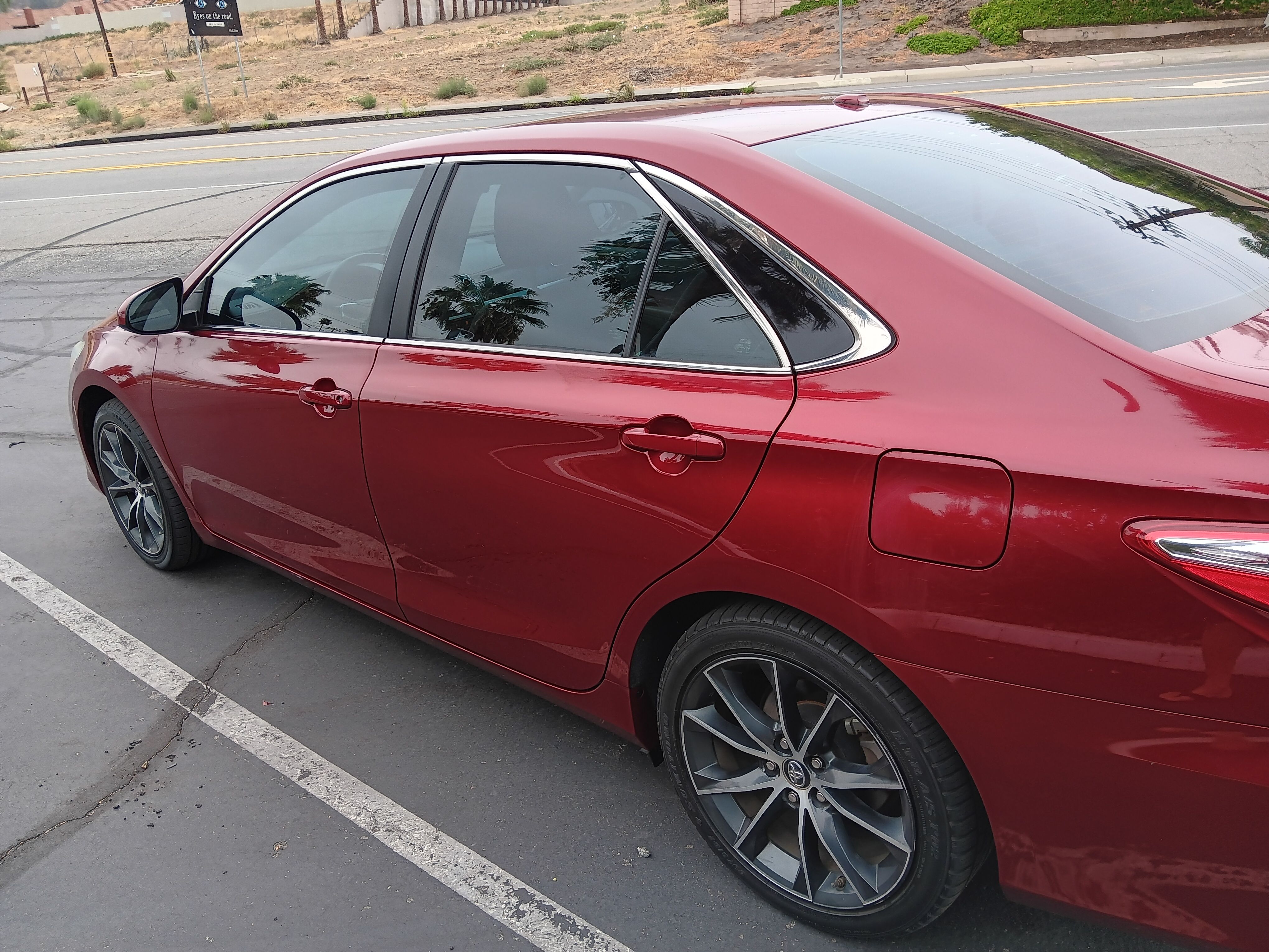 Used 2016 Toyota Camry XSE FWD image 2