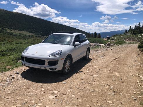 Used 2015 Porsche Cayenne S AWD/4WD image 27