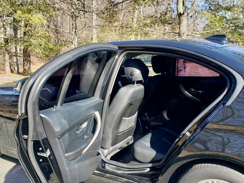 Used 2014 BMW 320i Sedan image 15