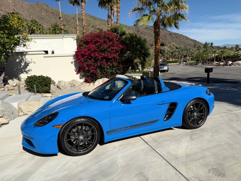 Used 2022 Porsche 718 Boxster image 4