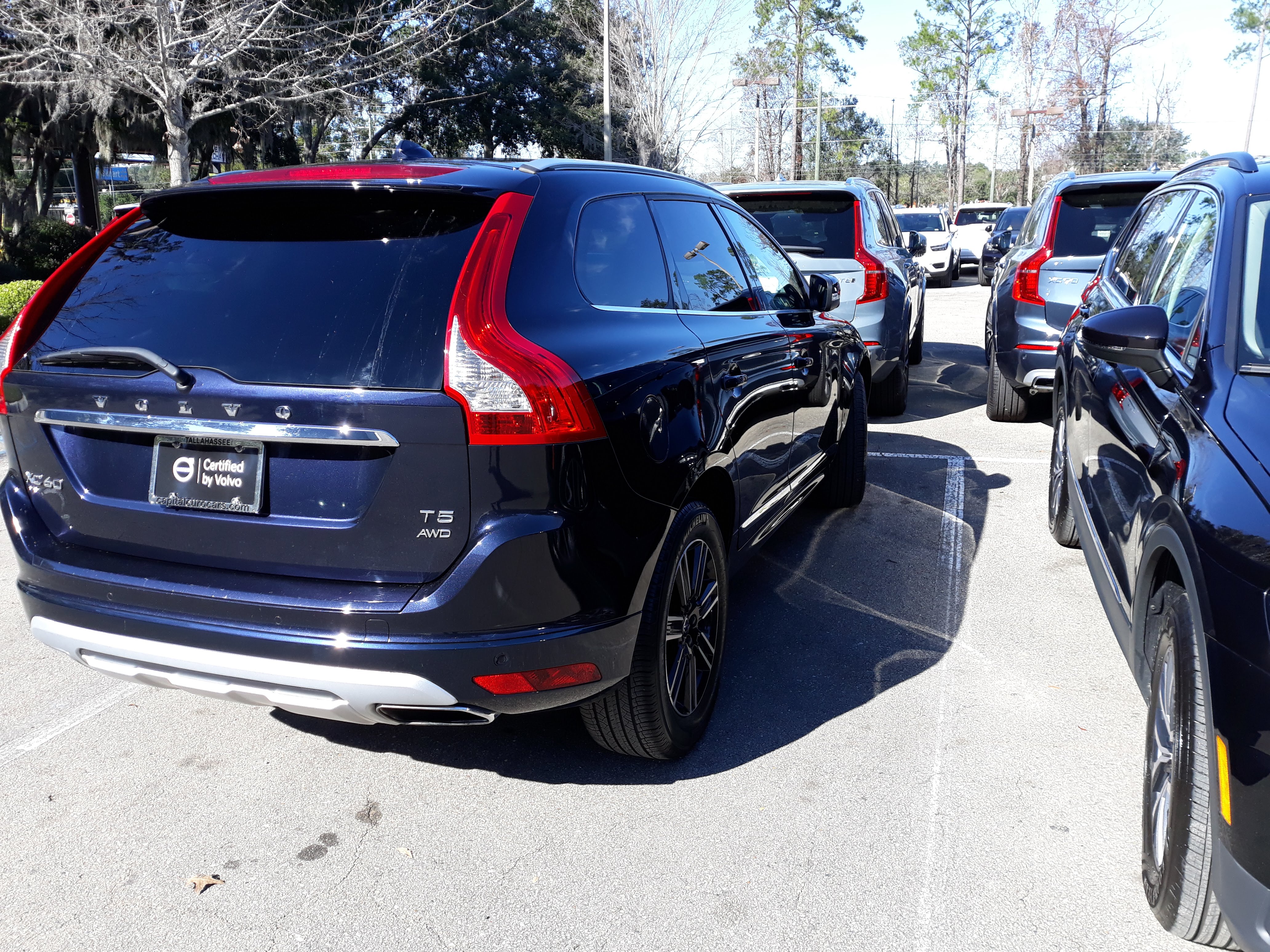 Used 2017 Volvo XC60 T5 Dynamic w/ Preferred Option Package AWD/4WD image 9