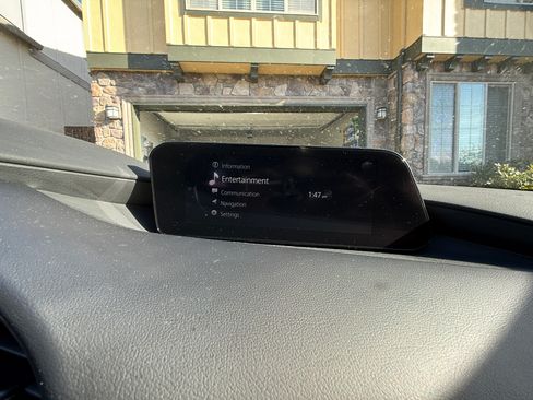 Used 2022 MAZDA MAZDA3 s image 10