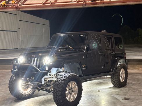 Used 2015 Jeep Wrangler Unlimited Sahara w/ Max Tow Package image 15