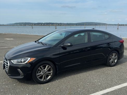 Used 2018 Hyundai Elantra Value Edition FWD image 2