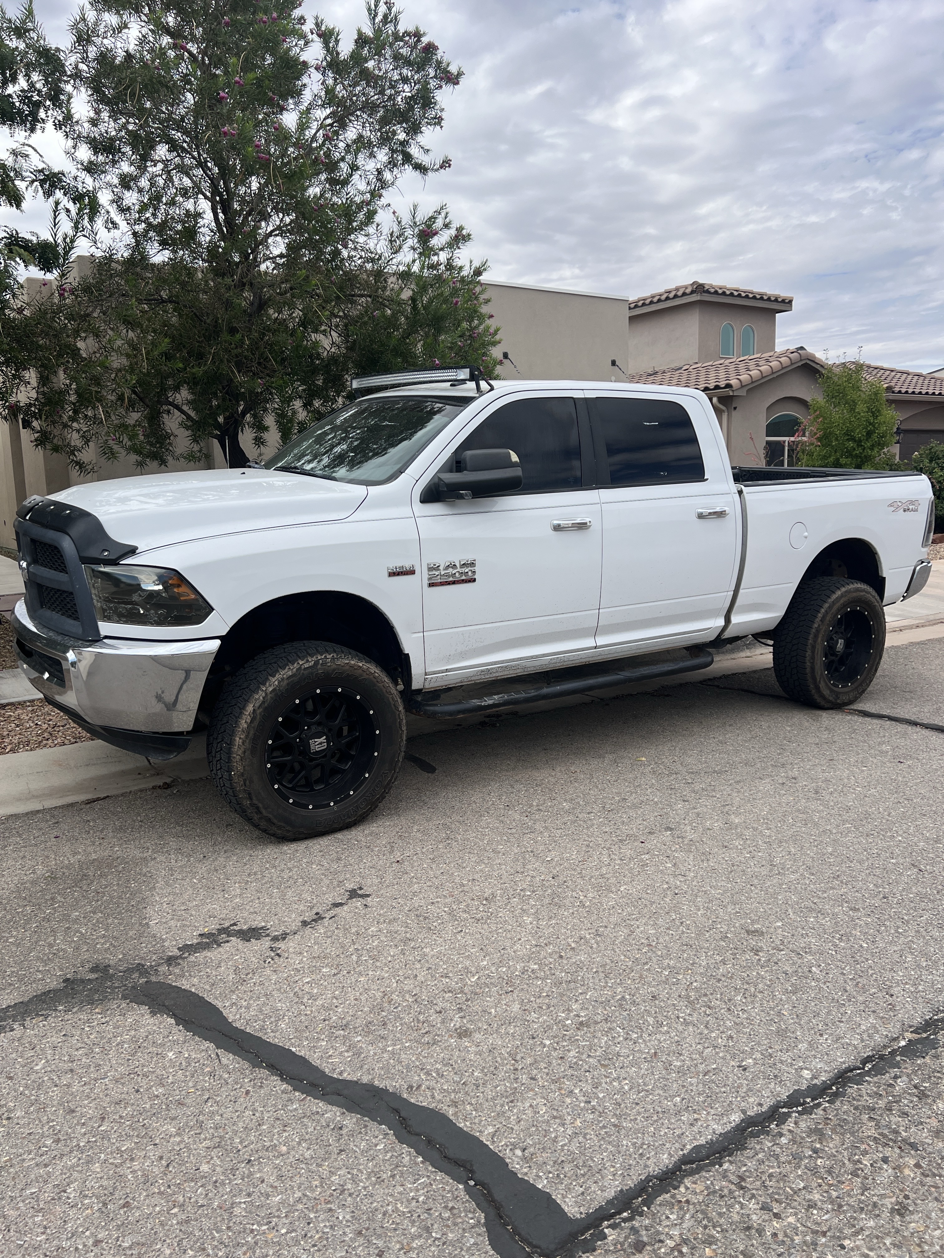 Used 2015 RAM 2500 SLT AWD/4WD image 2