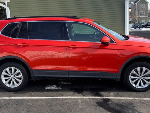 Used 2019 Volkswagen Tiguan SE w/ Panoramic Sunroof Package image 5