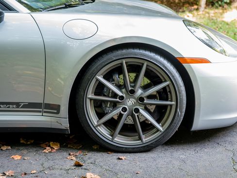 Used 2024 Porsche 911 Carrera T image 12