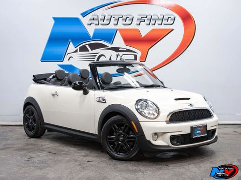 Used 2013 MINI Cooper S w/ Technology Pkg 2 FWD image 5