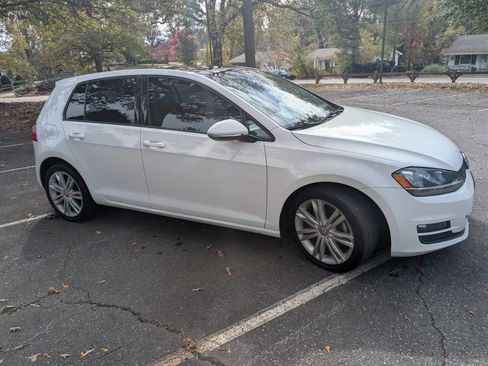 Used 2015 Volkswagen Golf TDI SE image 4