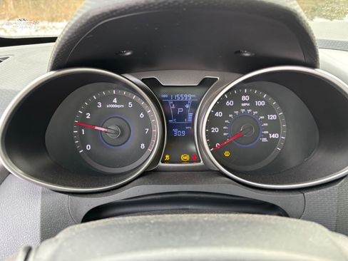 Used 2015 Hyundai Veloster w/ Option Group 03 image 9