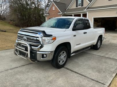 Used 2017 Toyota Tundra SR5 w/ SR5 Upgrade Package