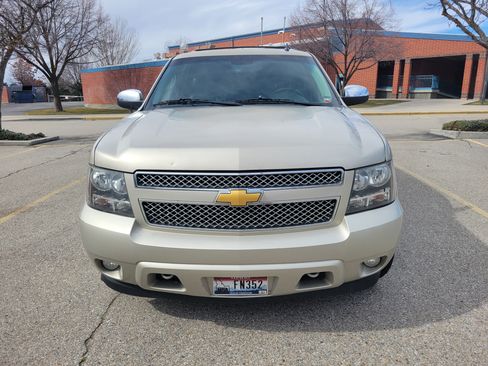 Used 2013 Chevrolet Suburban LTZ image 8