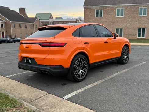 Used 2021 Porsche Cayenne Sport Utility 4D image 5