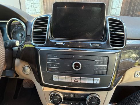 Used 2017 Mercedes-Benz GLE 350 4MATIC image 9