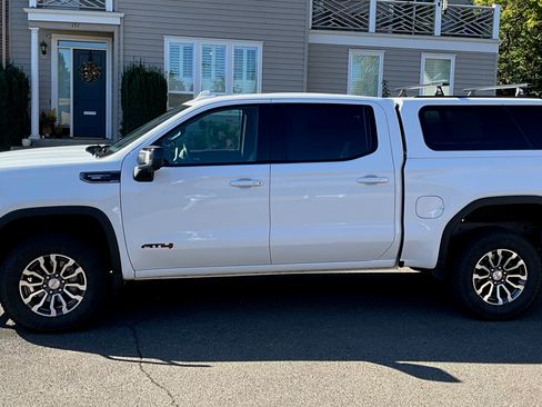 Used 2021 GMC Sierra 1500 AT4 w/ AT4 Value Package image 6