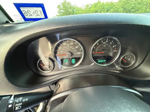 Used 2016 Jeep Wrangler Sport w/ Quick Order Package 24S AWD/4WD image 8