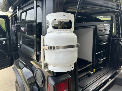 Used 2019 Jeep Wrangler Unlimited Sahara image 11