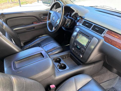 Used 2007 GMC Yukon SLT w/ SLT Preferred Equipment Group AWD/4WD image 11