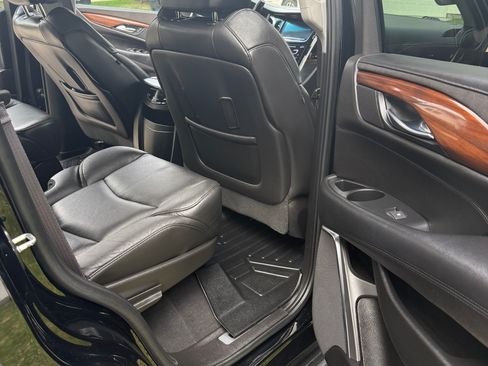Used 2016 Cadillac Escalade Luxury image 15